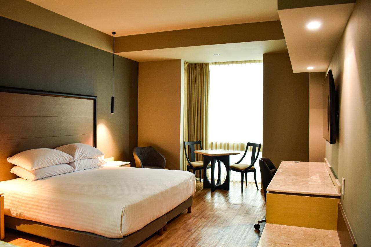Ramada By Wyndham Mexico City Santa Fe Exterior foto