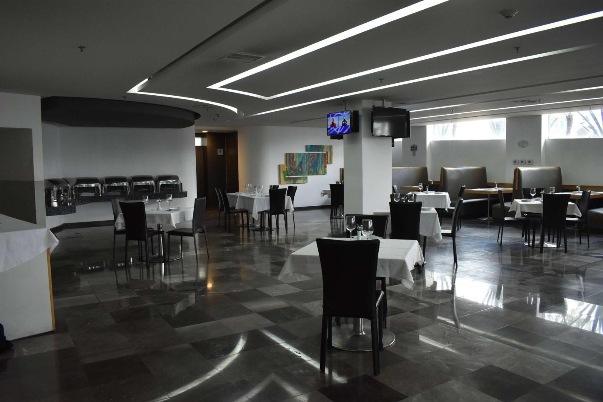 Ramada By Wyndham Mexico City Santa Fe Exterior foto
